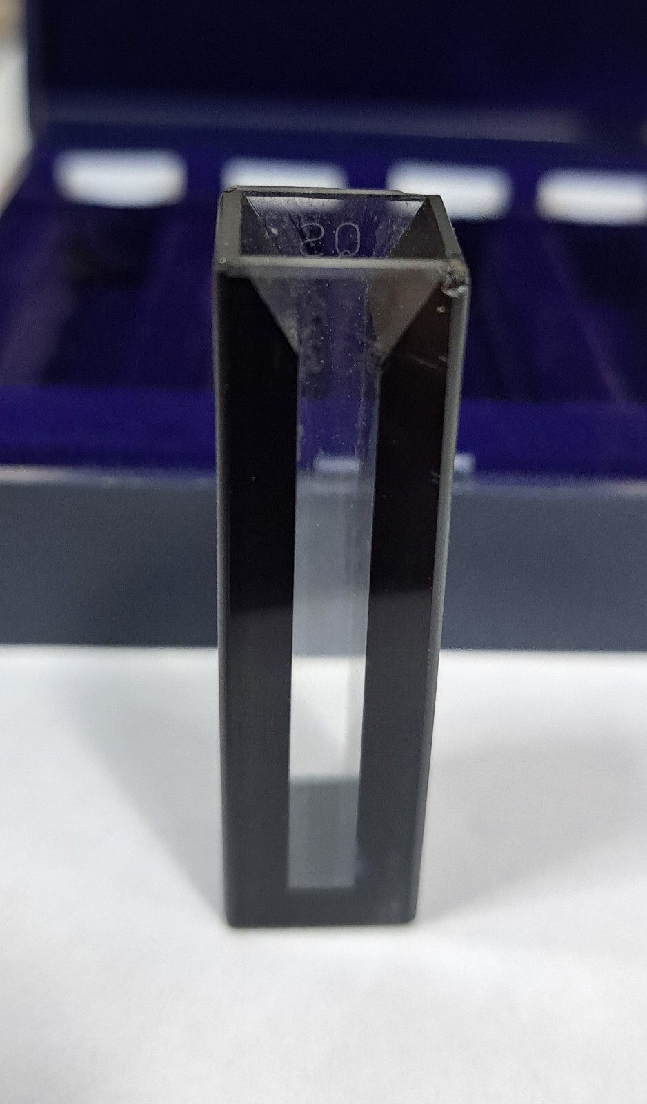 HELLMA – Type: 82, QS-1.000 – Cuvette w/ Box + 4 caps as shown