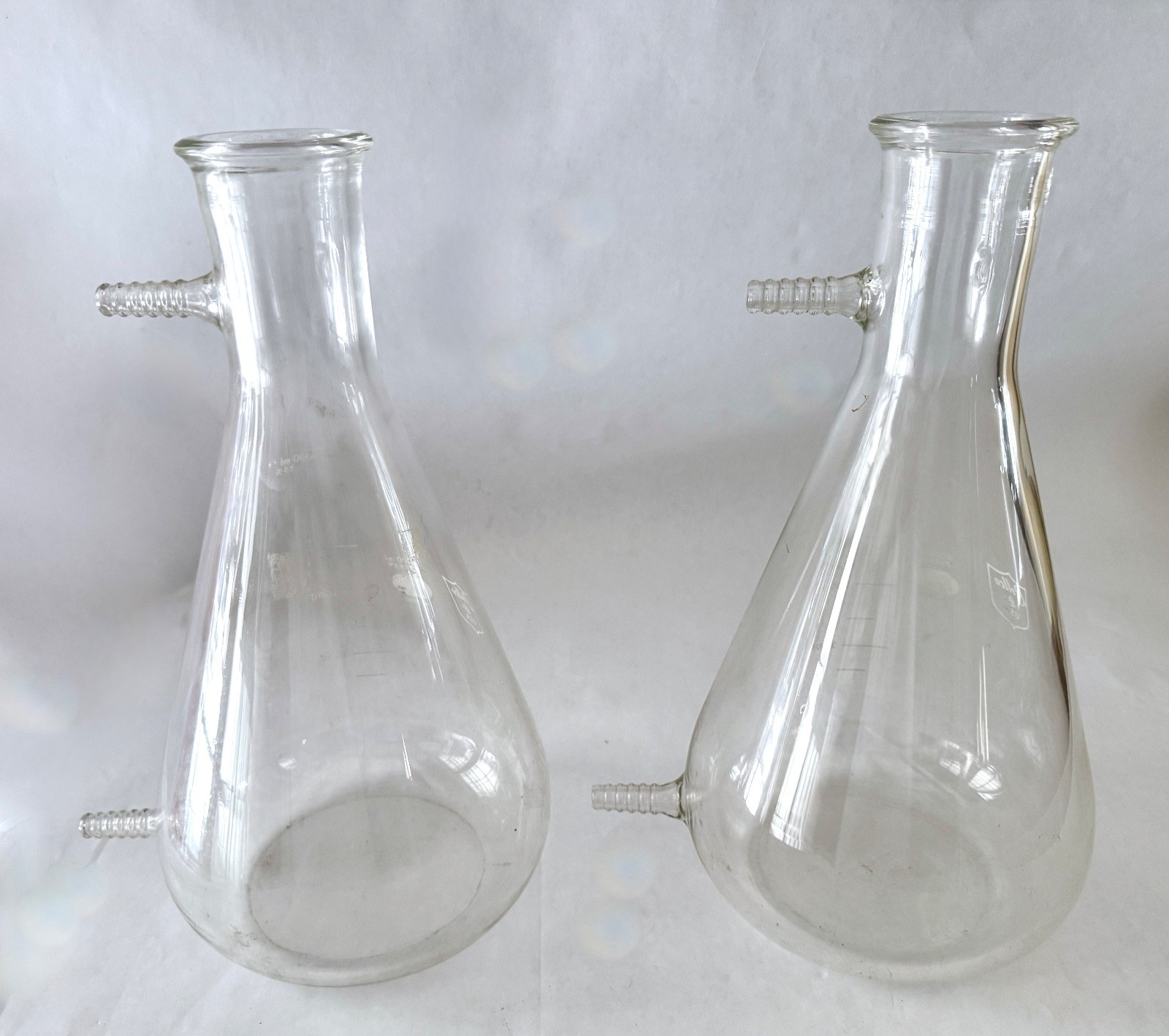 BELLCO Pyrex 4000ml Filter Flask 5320 w/ Double Sidearm Tubulation 15″ Vintage