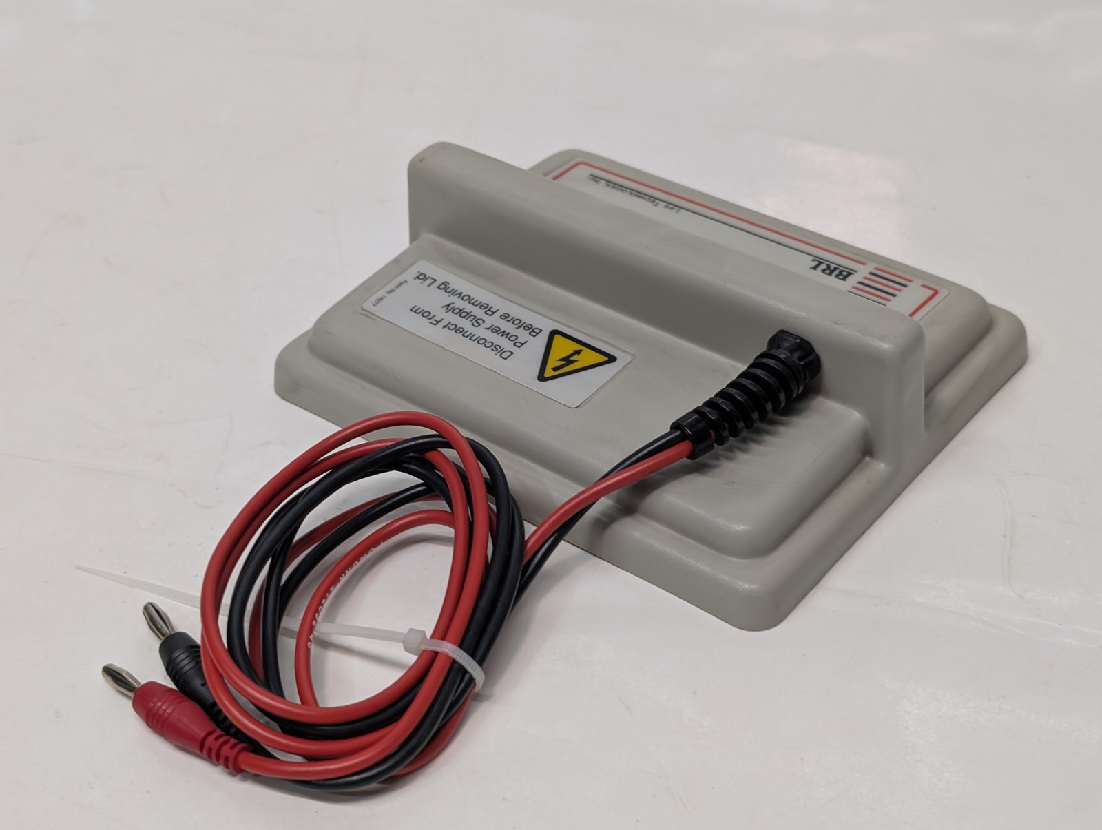 Lot of 2 BRL Mini-V 8:10 electrophoresis gel unit lids as shown