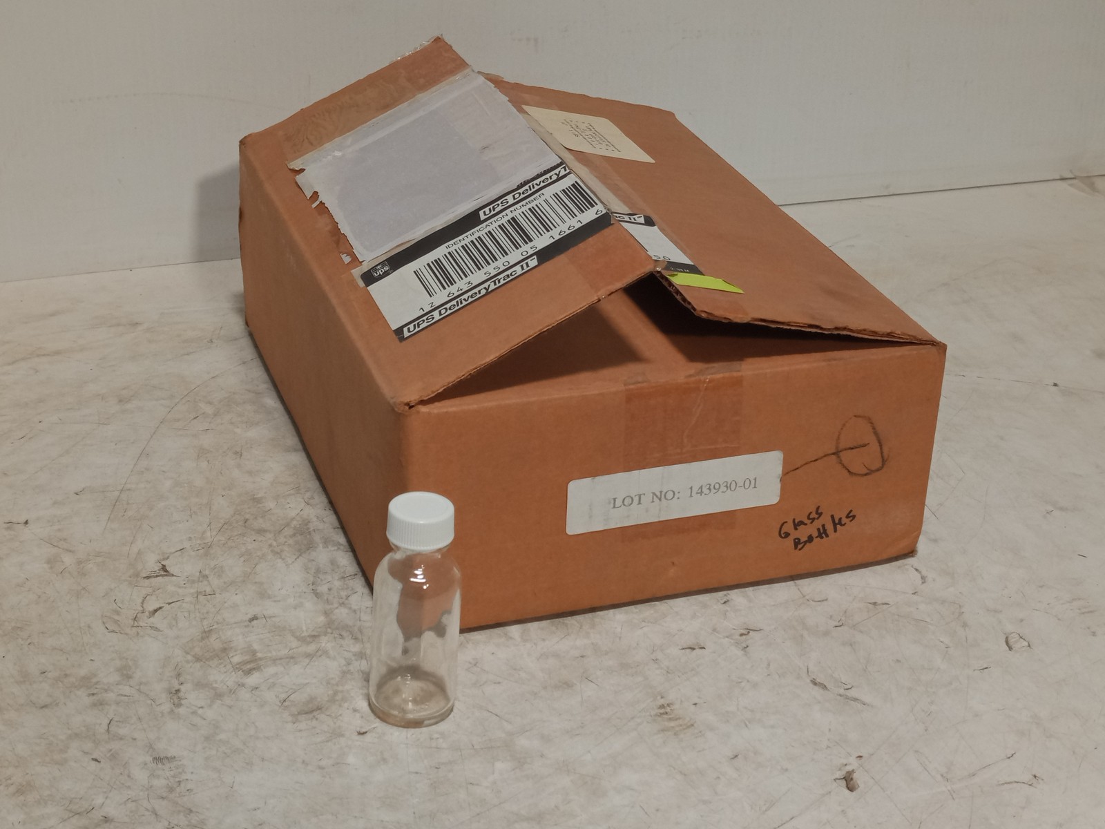 Lot of 15 Glass Bottles With White Screw Caps Clear Sample Vials as Shown