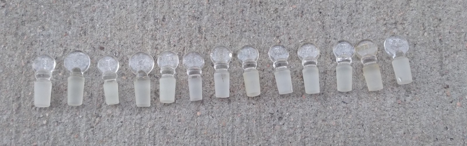Vintage Small Pyrex Stoppers for Test Tubes LOT of 13 T9 K