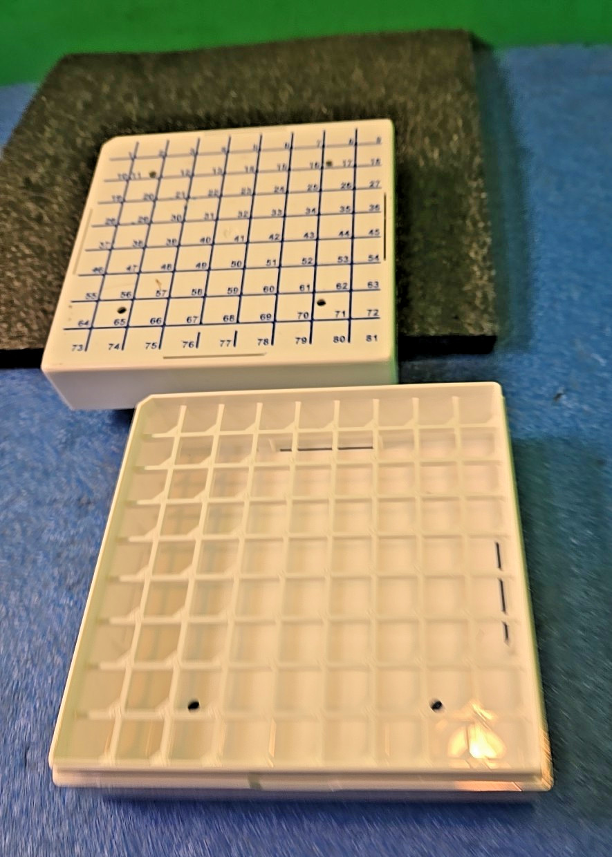 NALGENE 5026-0909 WHITE CRYOBOX HOLDS 81 VIALS 133 x 133 x 95mm POLYCARBONATE