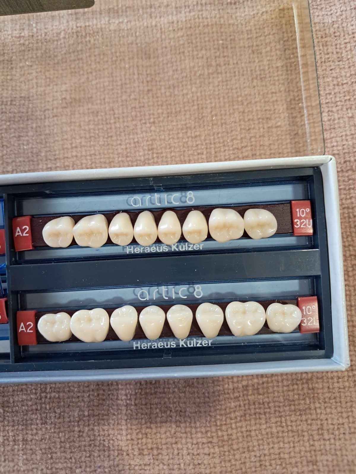 Heraeus Kulzer Artic Acrylic Teeth Sample Pack – 4 Cards – Shade A2 – Germany