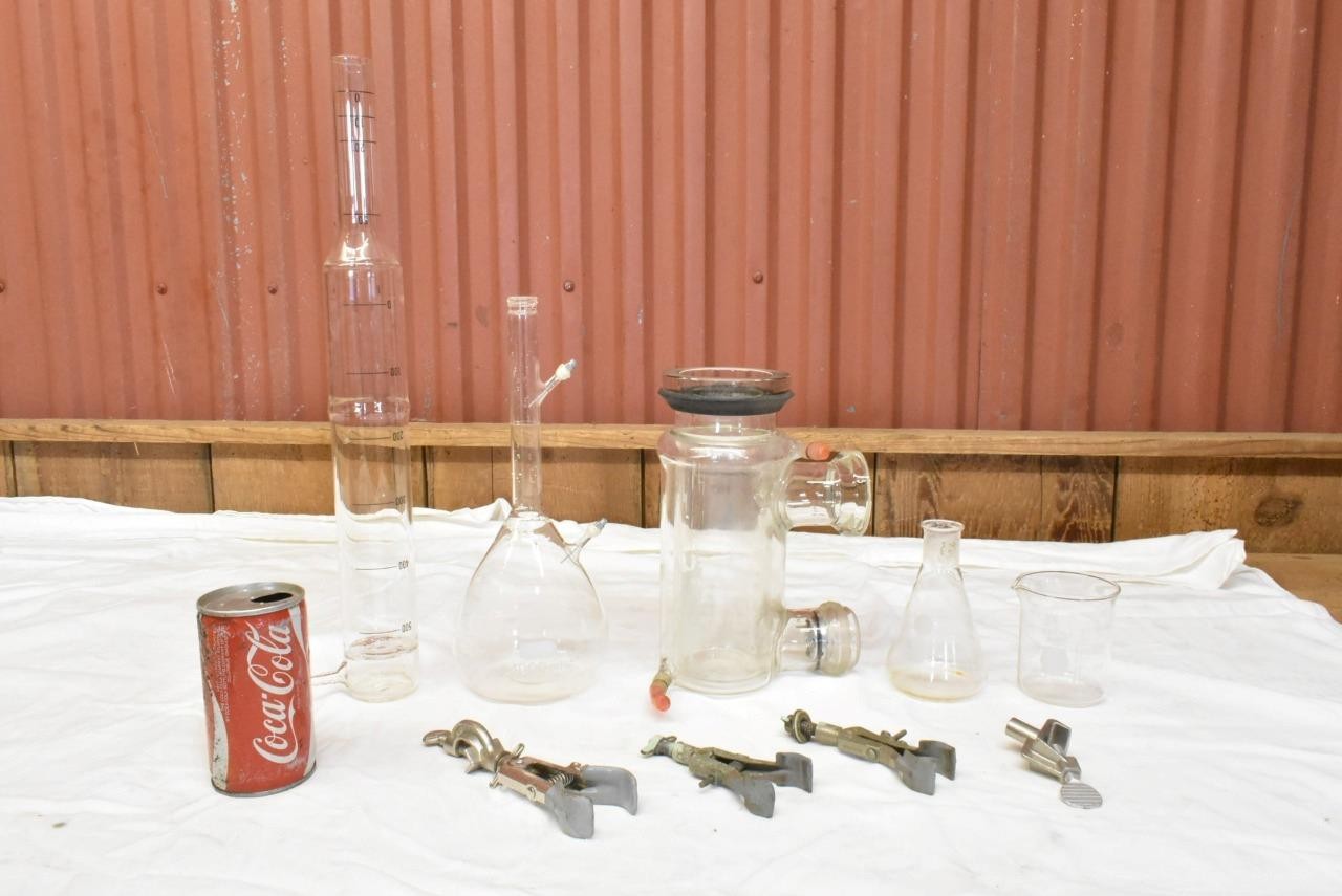 Vintage Scientific Glass Lab Machine Parts Buchi AG 190 Uster Pyrex 5650 Beakers
