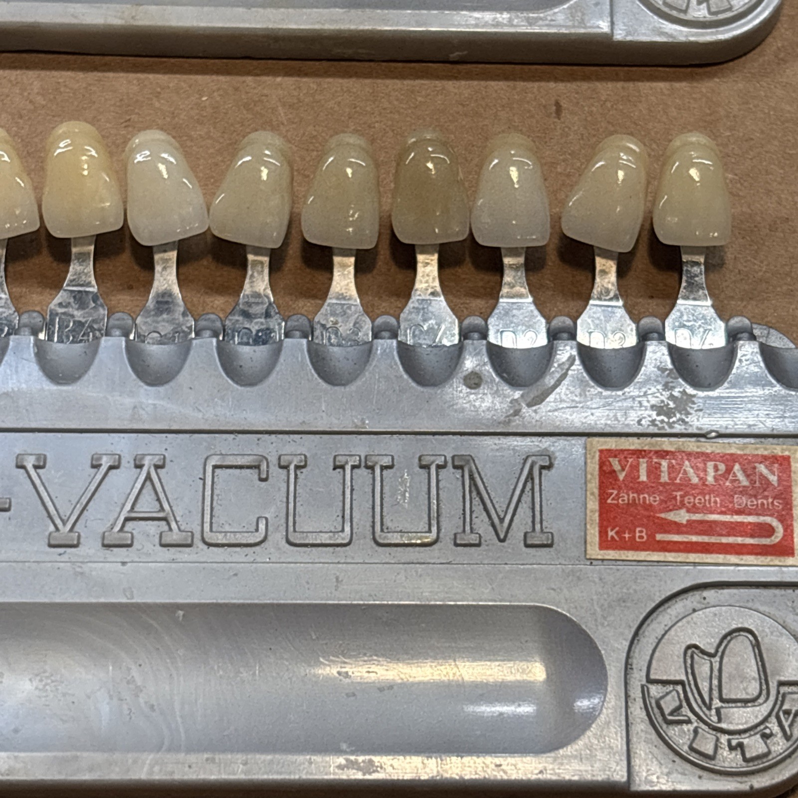 Lumin-VACUUM Teeth Denture Shade Guide Lot Made in Germany