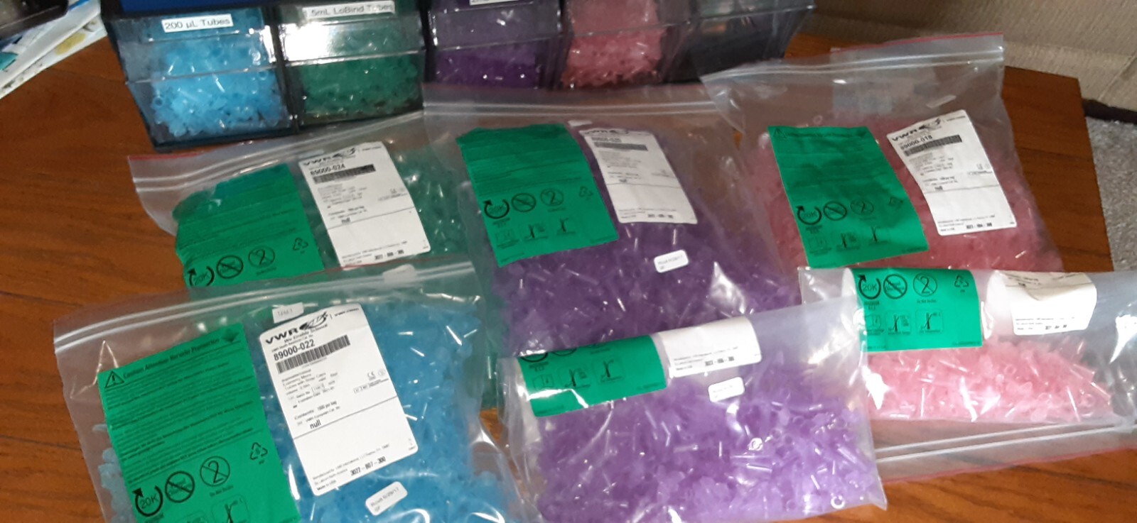 VWR lot of (4000++++++) 0.5ml multi color tubes w/Snap Caps and a 5 bay Tilt BiN