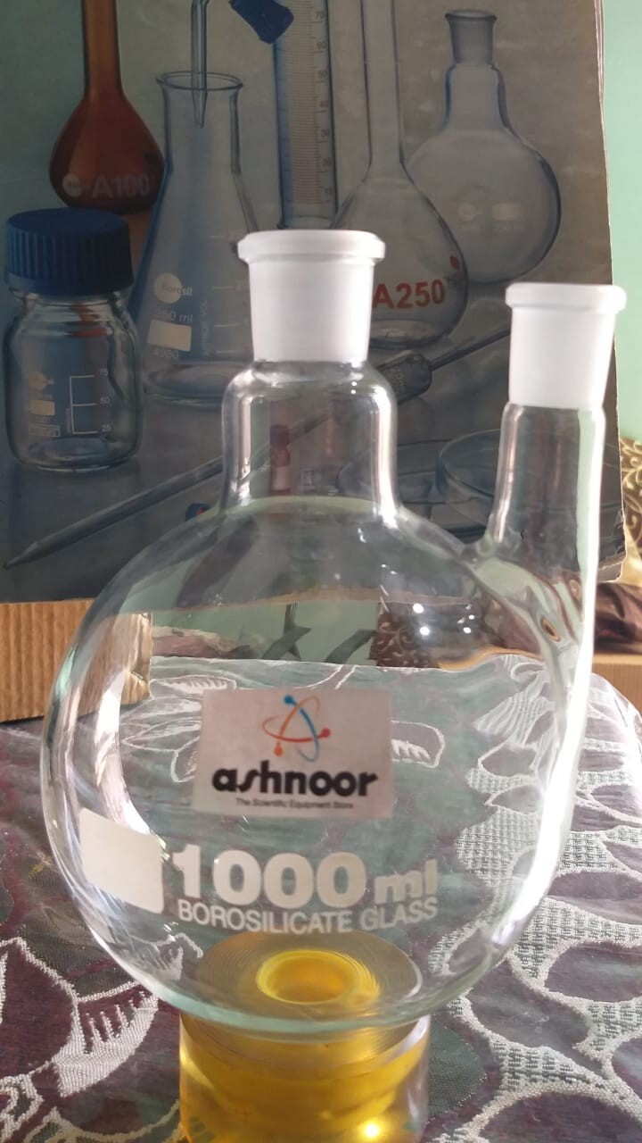 1000 ml.Borosilicate Flasks,Round Bottom,Two necks (Made in India)