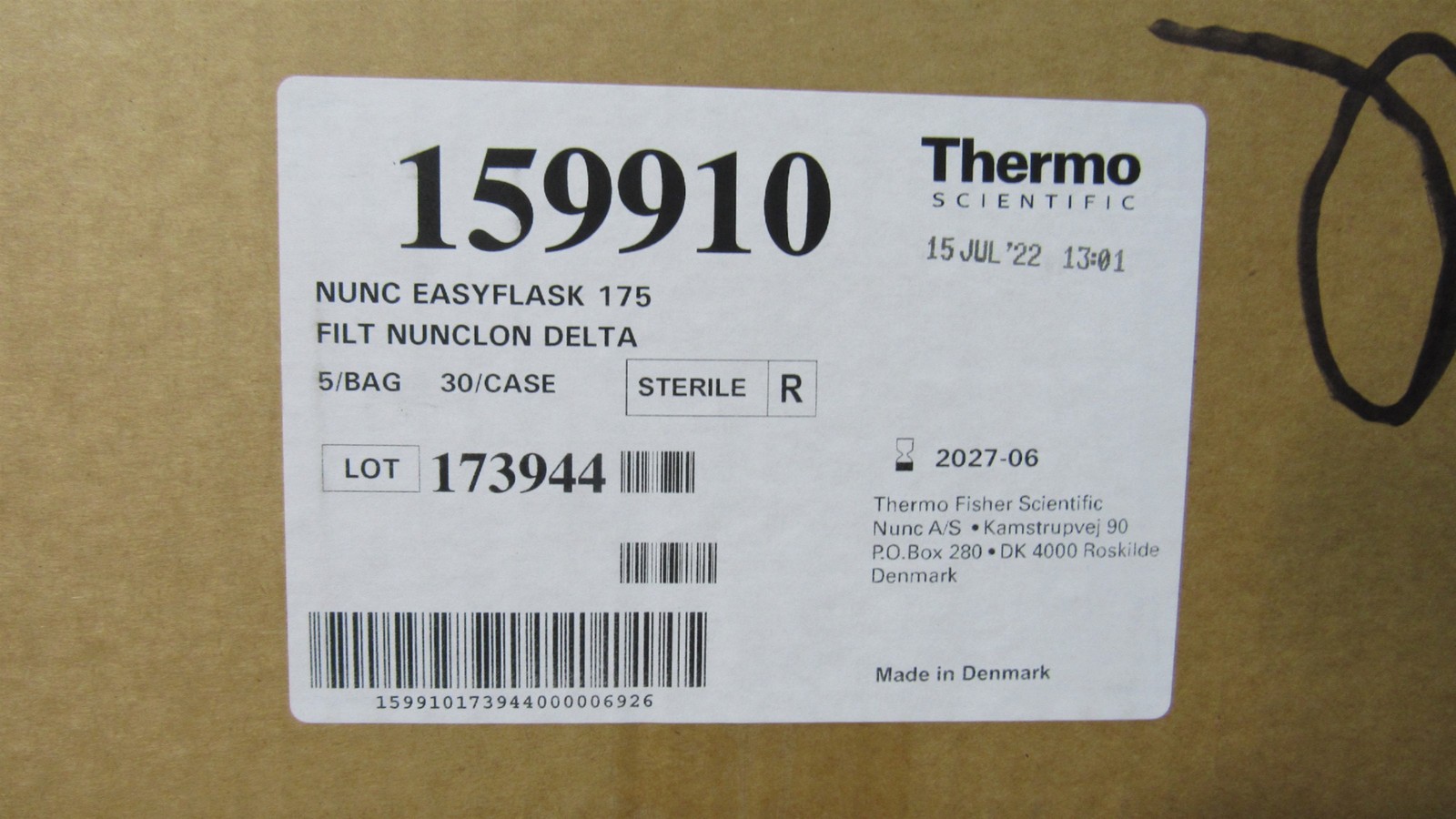 * Case of 30 New Thermo/Nunc 159910 EasyFlask 175cm2 Culture Flasks