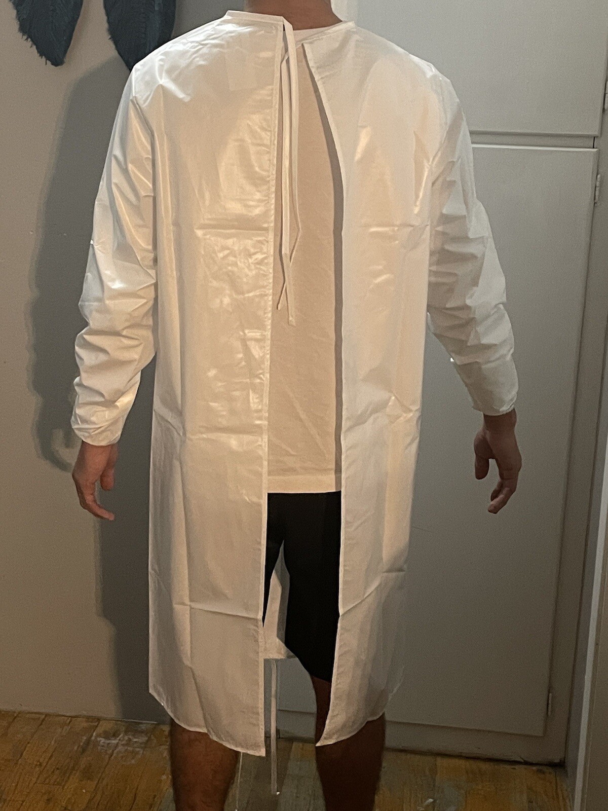 Medical Isolation Gowns Small/Medium 5pc Pack