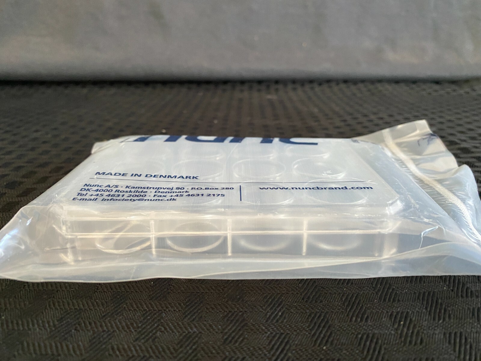 (42) Nunc Polystyrene 2mL 12-Well Multidish Flat Bottom Cell Culture Dish & Lid