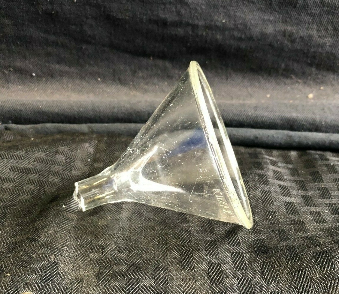 Kimble Kimax Glass 80mm ID 15mm OD Short Stem, Filling Funnel 29020-80 Chipped