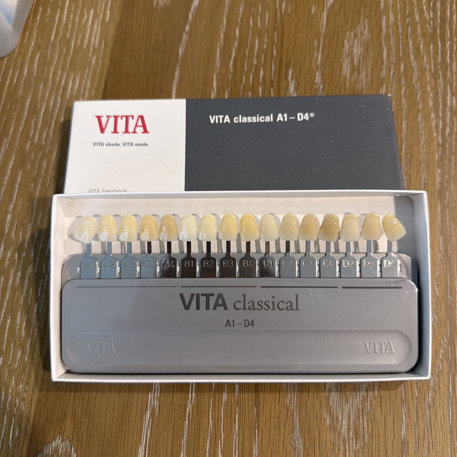 VITA Classical Shade Guide (A1-D4) Original