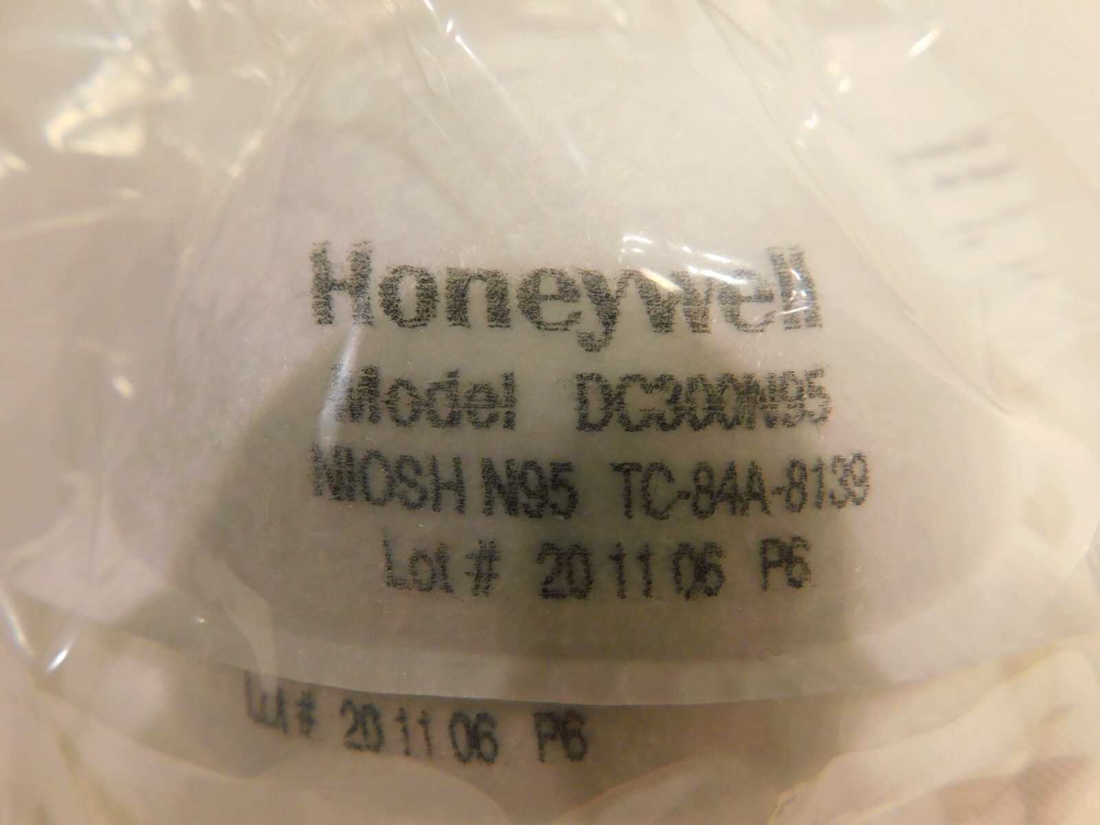 CASE of 140 Honeywell N95 Disposable Mask DC300N95 7 packs of 20 ea.
