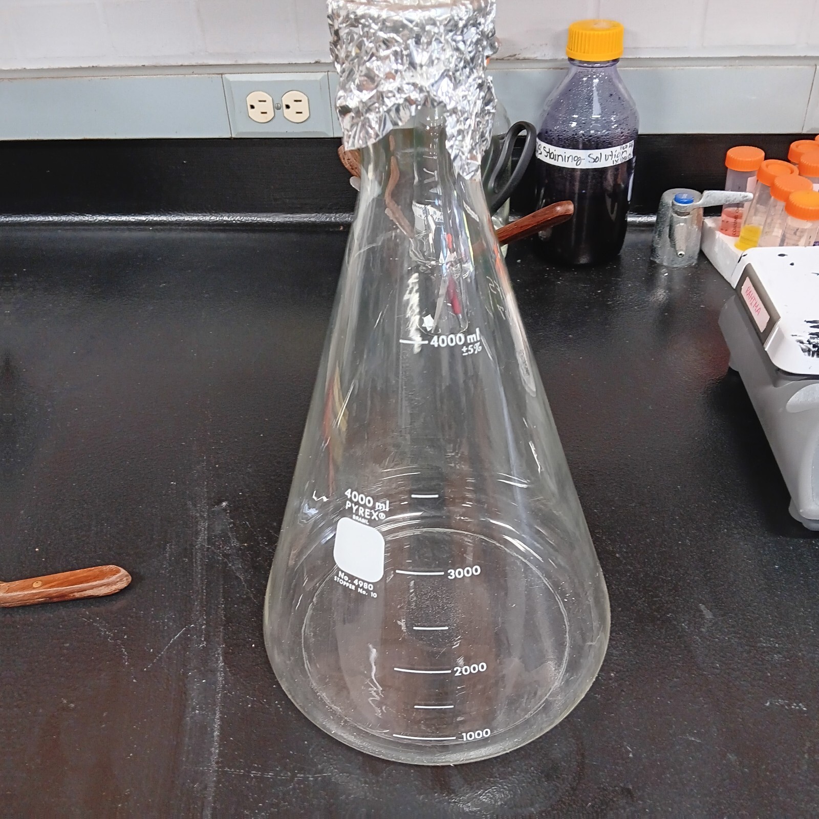 PYREX 4000mL 4L Glass Graduated Heavy Duty Rim Erlenmeyer Flask 4980-4L
