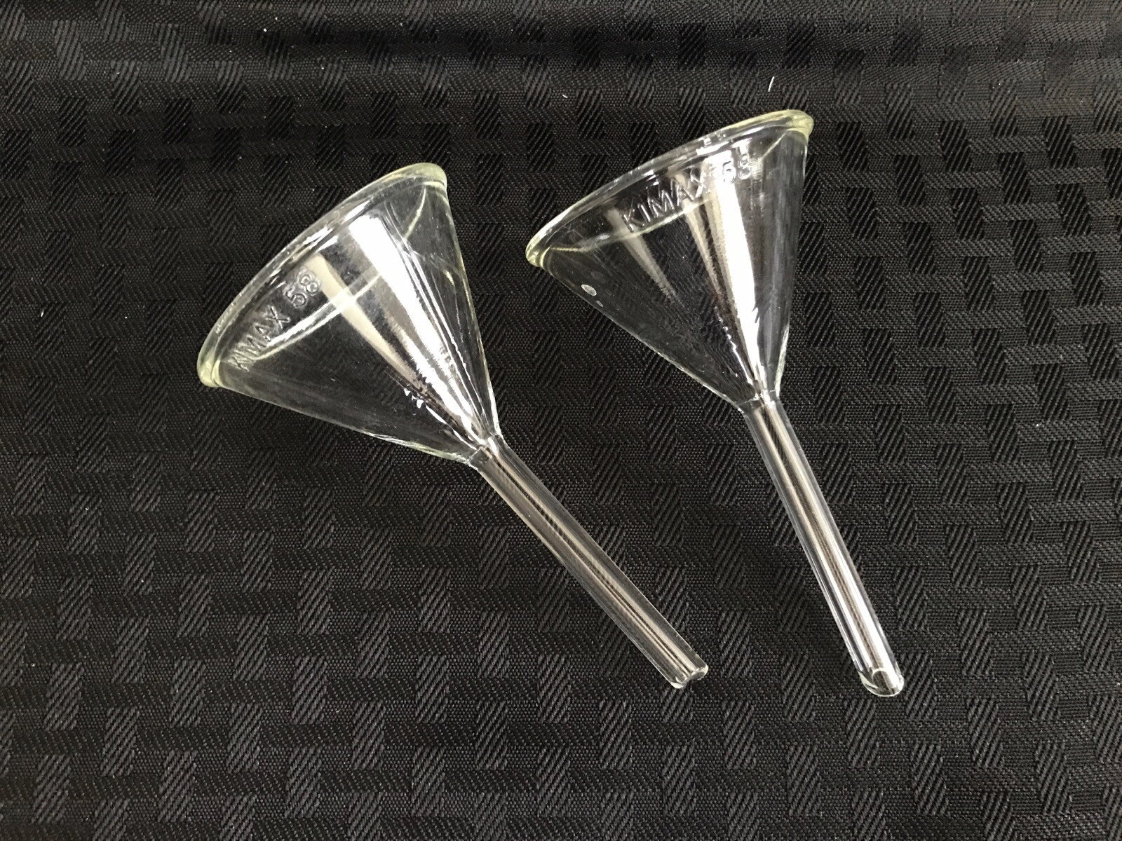 (2) KIMAX Glass 55mm ID 58° Angle Filling Funnel Short Stem 28950-55 B Chipped