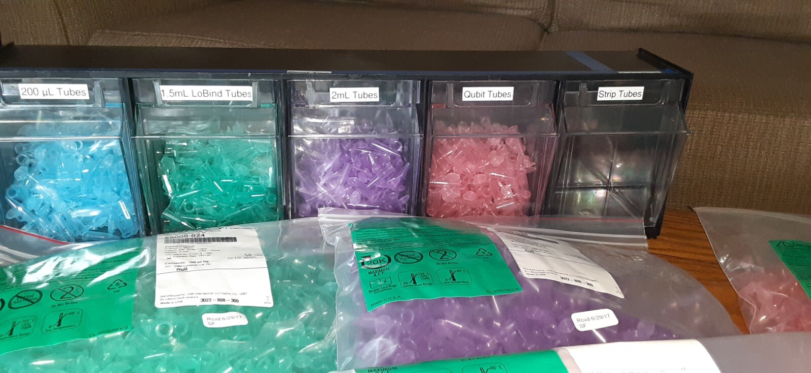 VWR lot of (4000++++++) 0.5ml multi color tubes w/Snap Caps and a 5 bay Tilt BiN