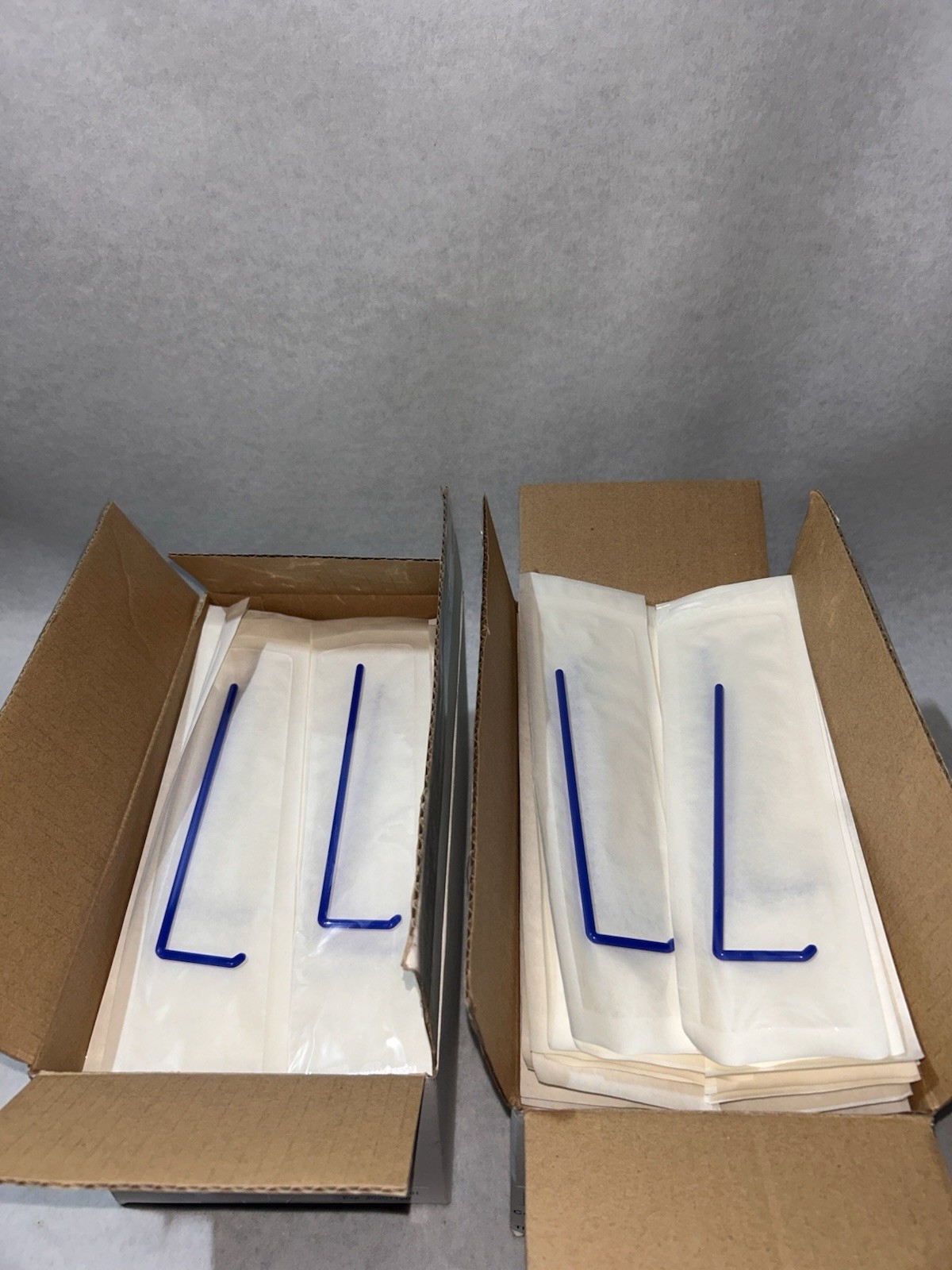 VWR 89042-021 L Shaped Polypropylene Cell Spreaders Blue Sterile (Lot Of 154)