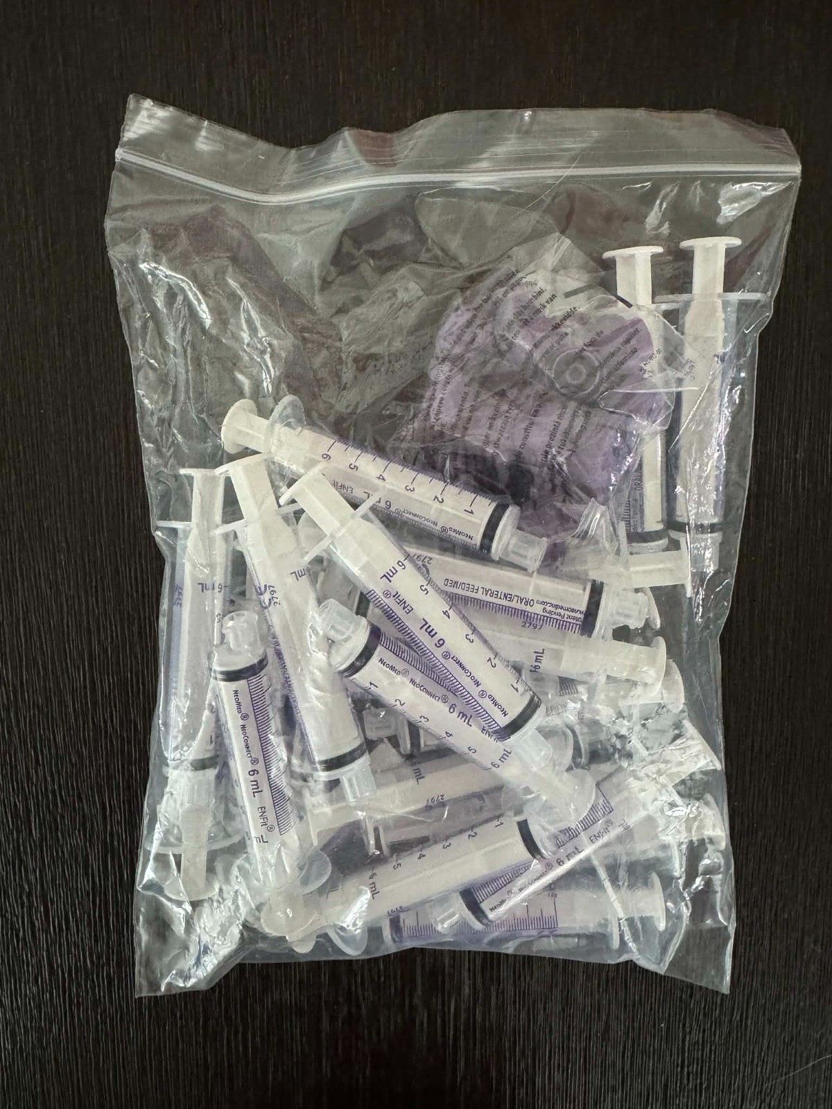 NeoMed NeoConnect ENFit 6mL Oral/Enteral Syringes With Caps (~25/Pack)