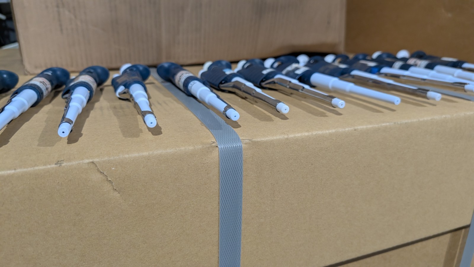 Gilson Pipetman Lot Of (17) P1000 Single Channel Pipettes In Unknown Condition
