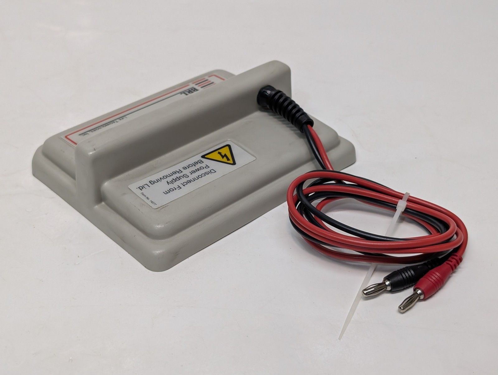 Lot of 2 BRL Mini-V 8:10 electrophoresis gel unit lids as shown