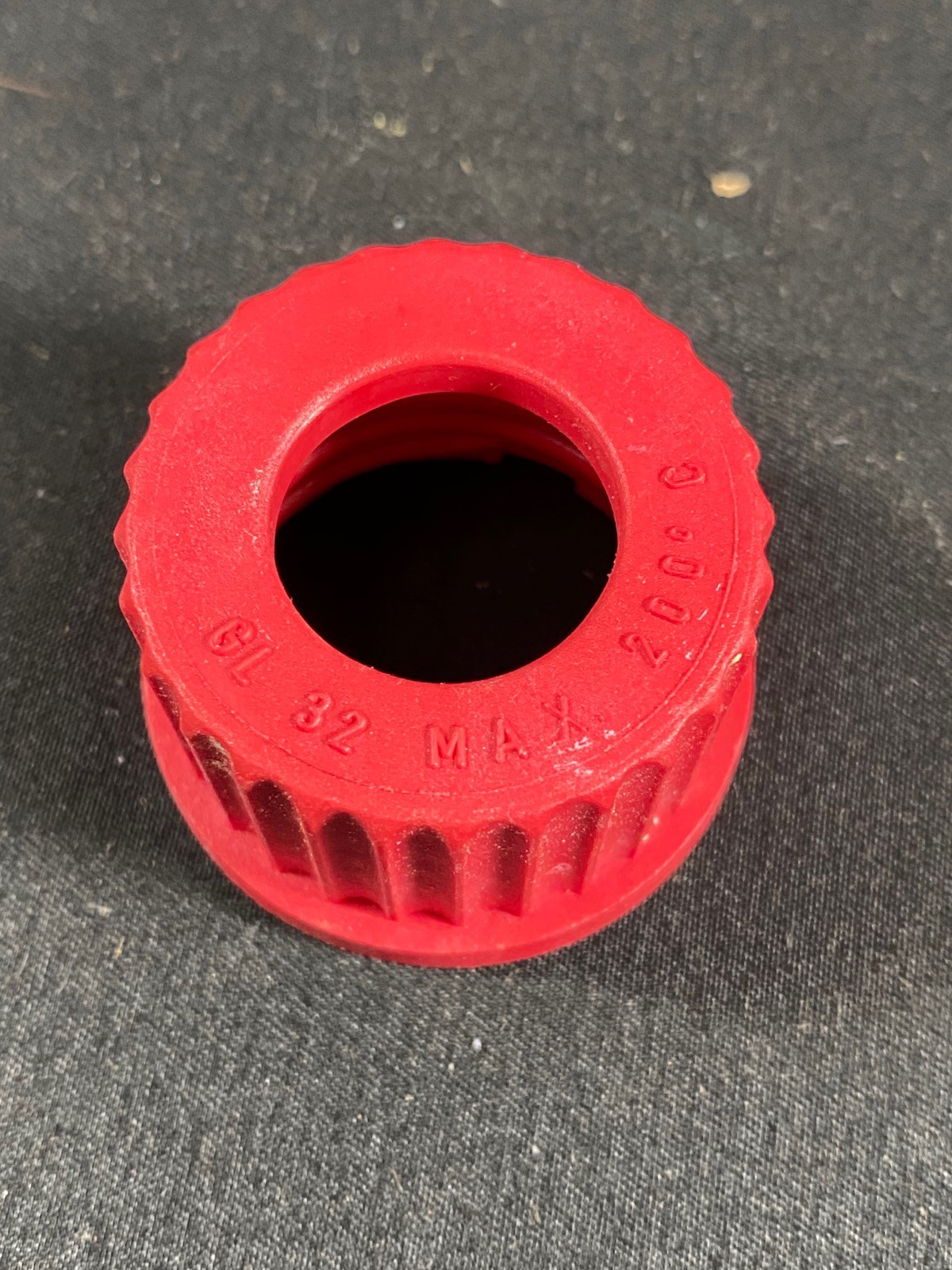 SCHOTT DURAN PBT Red Open Top High Temperature GL32 Screw Cap 292270808 (1/Pack)