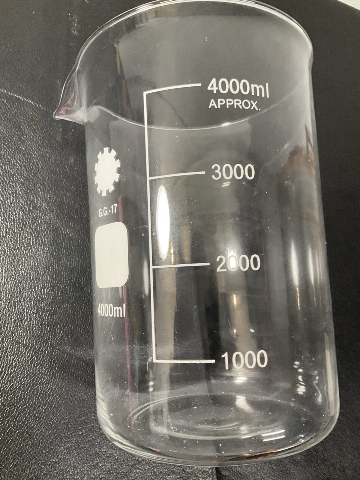 Brand New – Unopened – Unbranded Scientific Glass Beaker GG17 4000ml