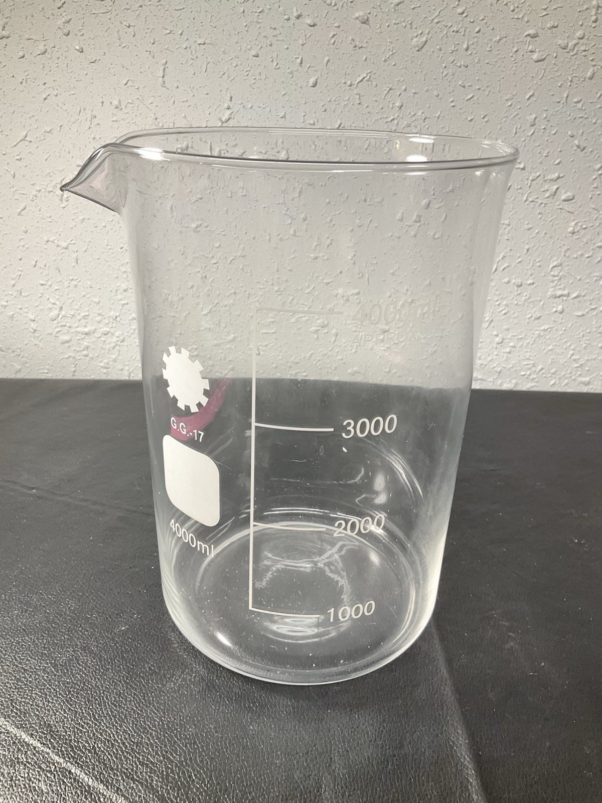 Brand New – Unopened – Unbranded Scientific Glass Beaker GG17 4000ml
