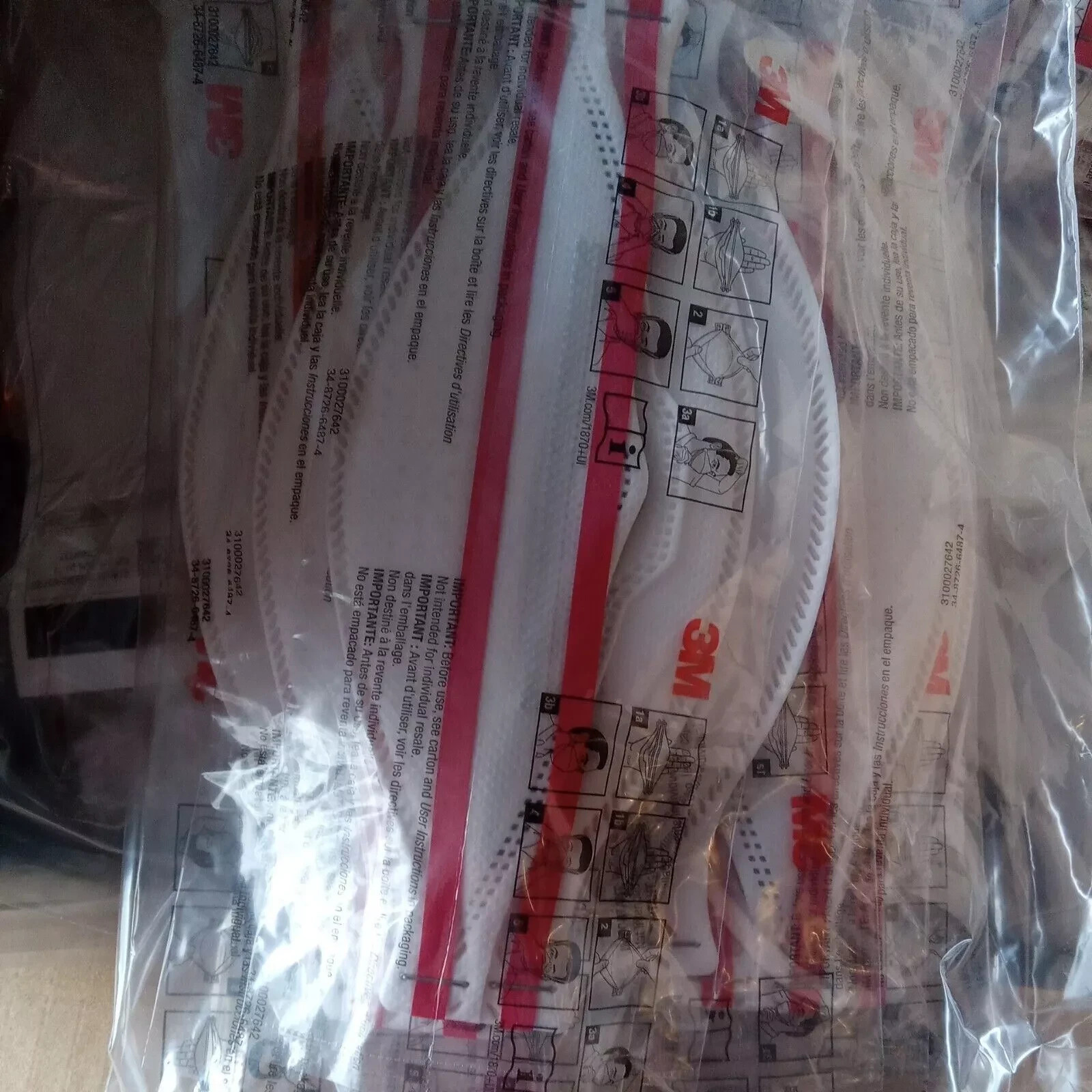 Box of 20 Genuine New 3M N95 1870 Respirator Surgical Face Masks,