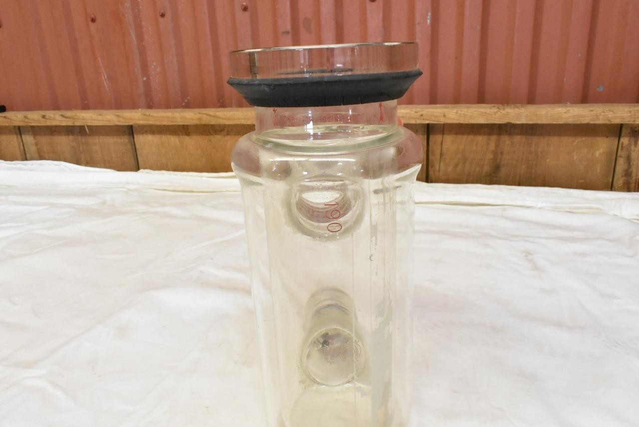 Vintage Scientific Glass Lab Machine Parts Buchi AG 190 Uster Pyrex 5650 Beakers