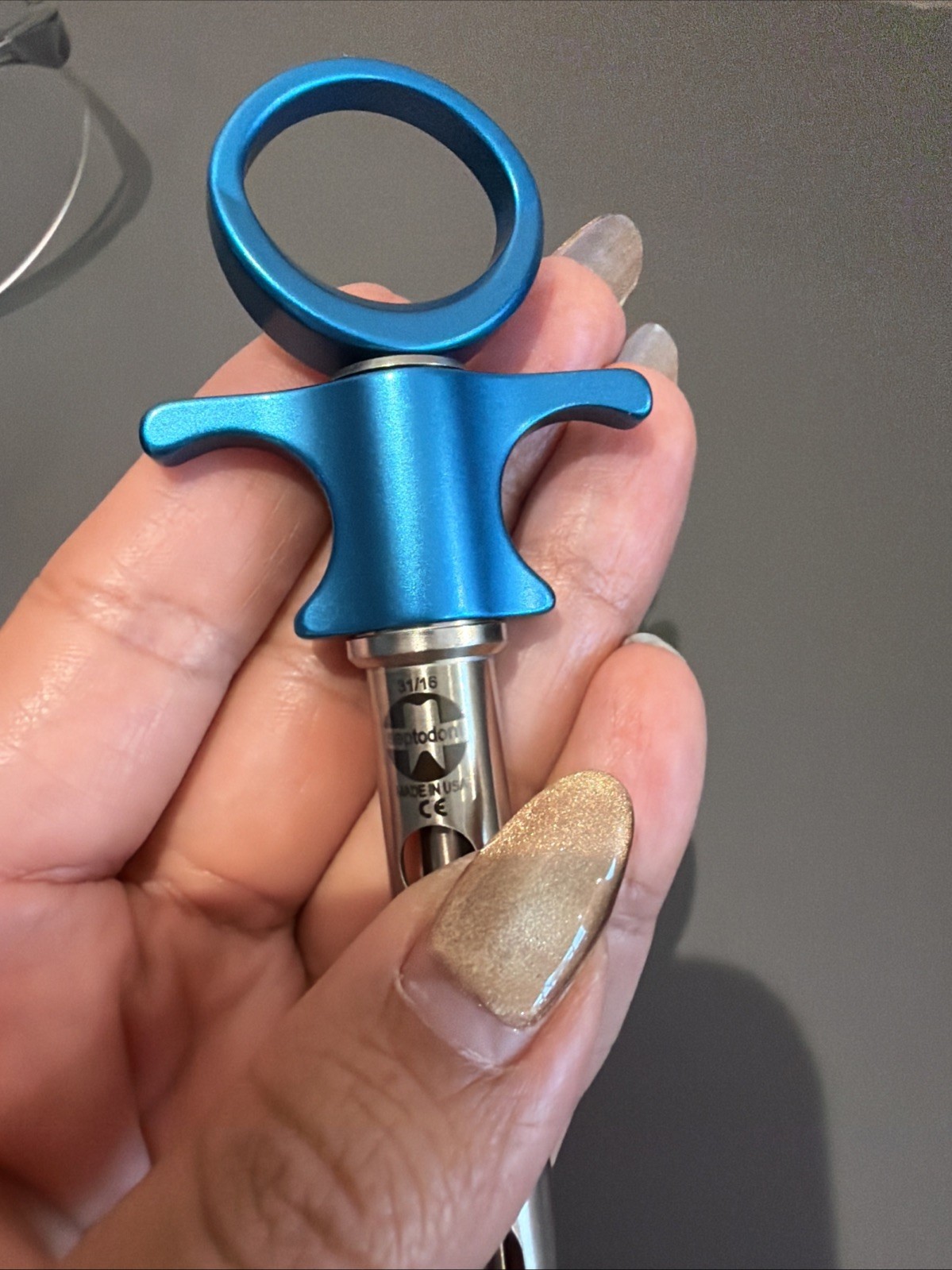 Septodont N2100 Aspirating Dental Syringe Petite Blue. (Used For Hygiene School)