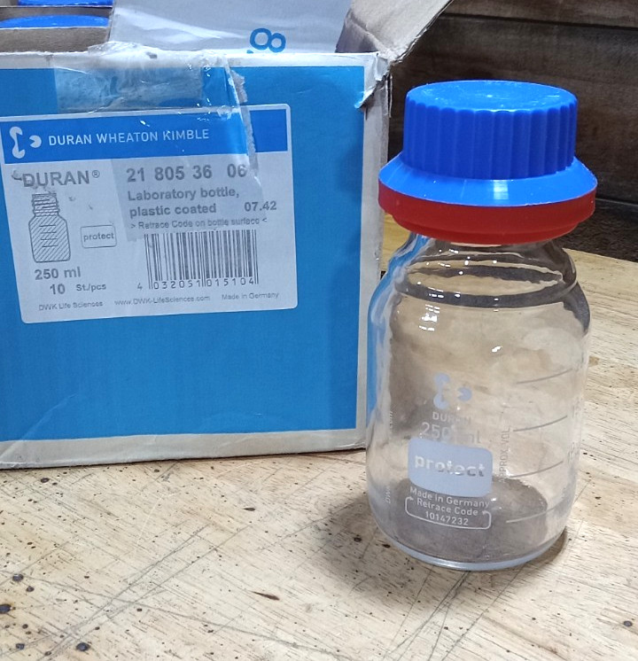 (10) NEW DURAN DWK 250ml Laboratory Bottle Plastic Coated