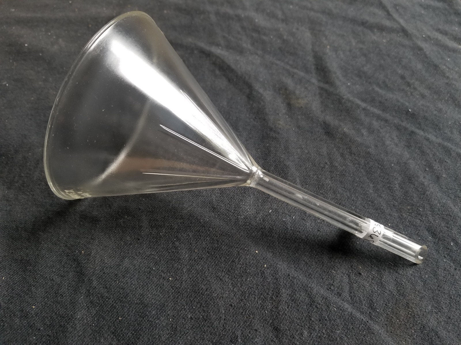 Corning Pyrex Glass 100mm ID 60° Angle Fluted Filling Funnel w/ 100mm Short Stem