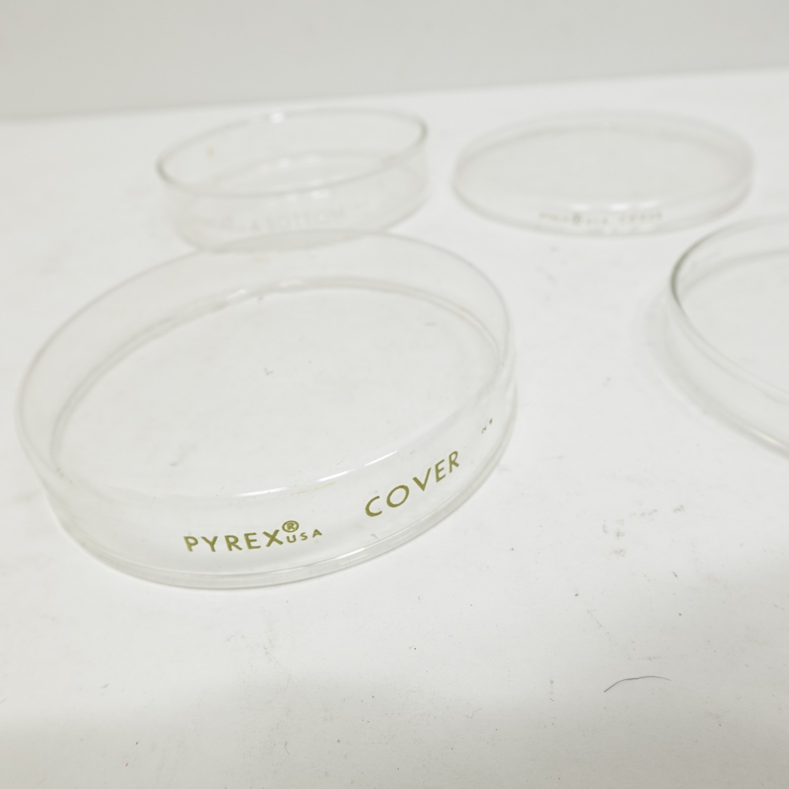 Vintage Pyrex Glass Petri Dish Set 2 Bottoms 2 Covers Laboratory Science USA