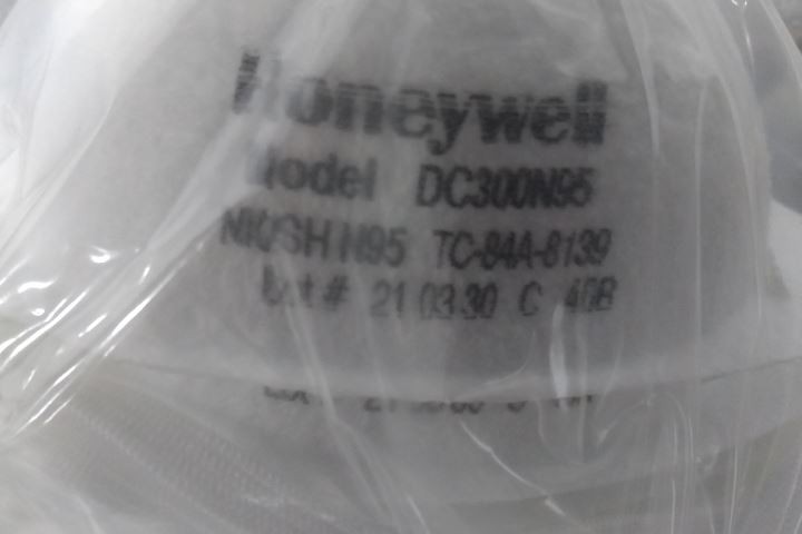 Honeywell DC300N95 24 Cases (200/Case) Universal Size Disposable Respirator