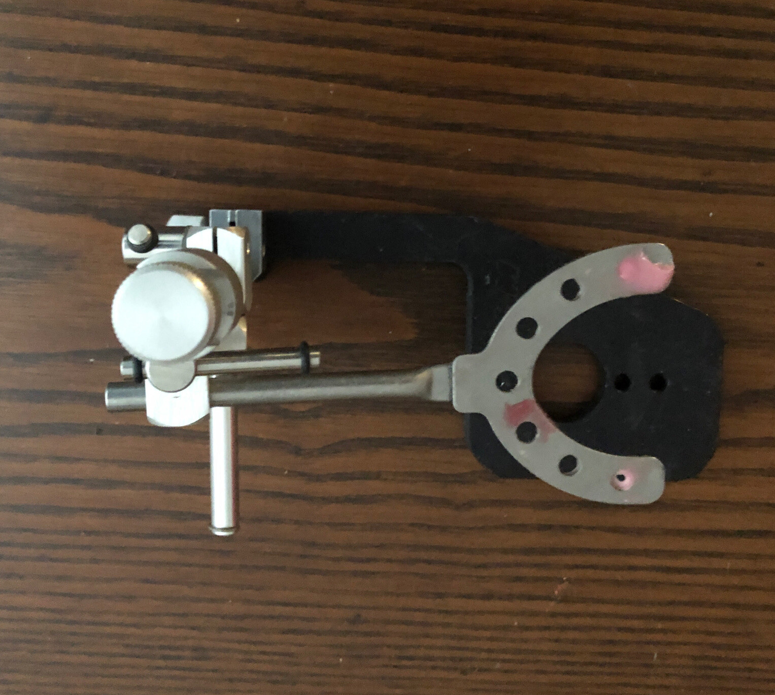 DENAR FACEBOW TRANSFER JIG TO DENTAL ARTICULATOR CAST. As Shown