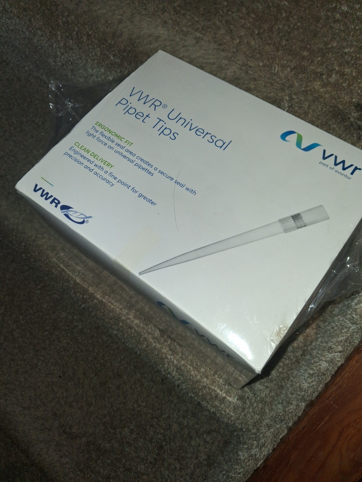 VWR Universal Pipet Tips 200 µL Low Retention, Pre-Sterile (10 Packs / 960 Tips)