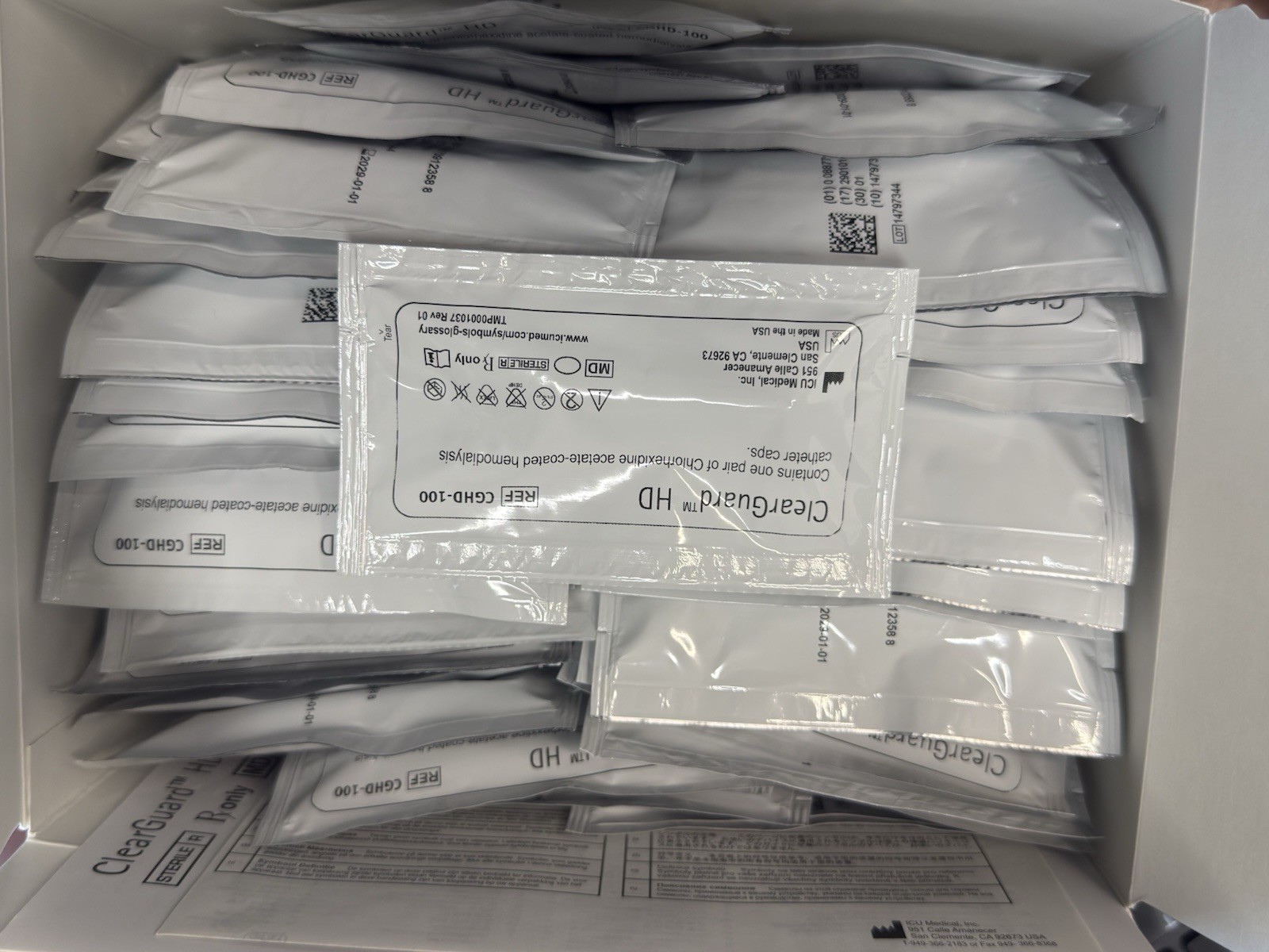ICUMedical ClearGuard HD Hemodialysis Catheter Caps CGHD-100 100/case FRESH NEW
