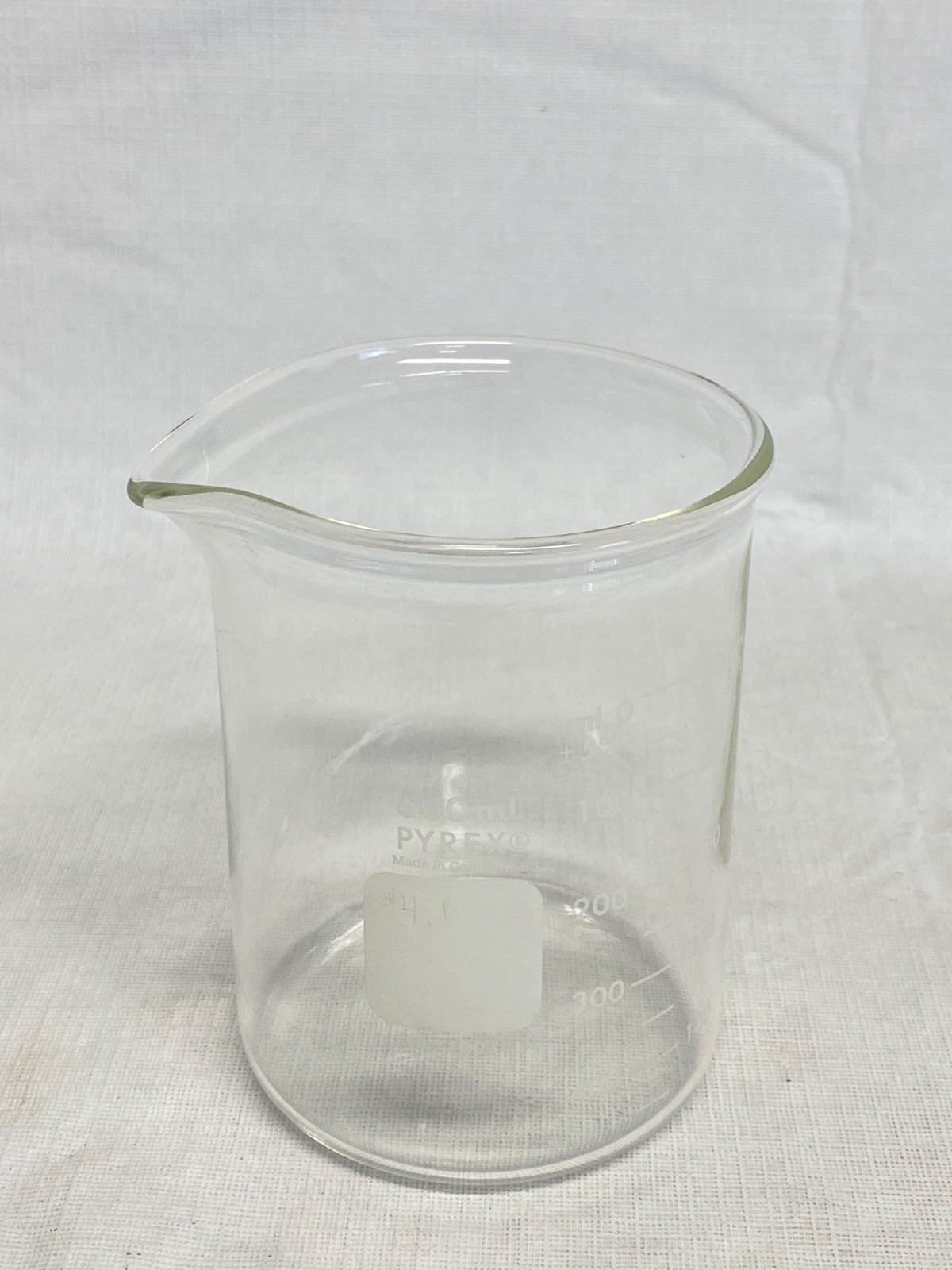 PYREX Glass 600mL Dual Scale Graduated HD Griffin Beaker Pour Spout 1003-600