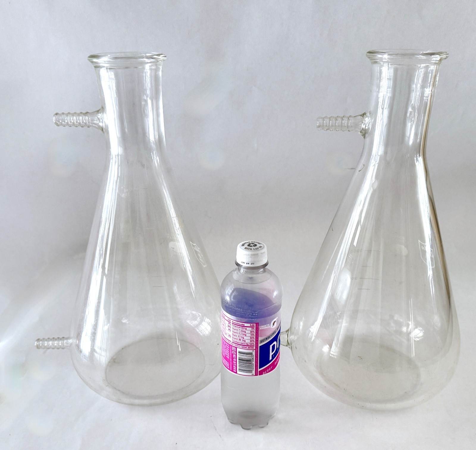 BELLCO Pyrex 4000ml Filter Flask 5320 w/ Double Sidearm Tubulation 15″ Vintage