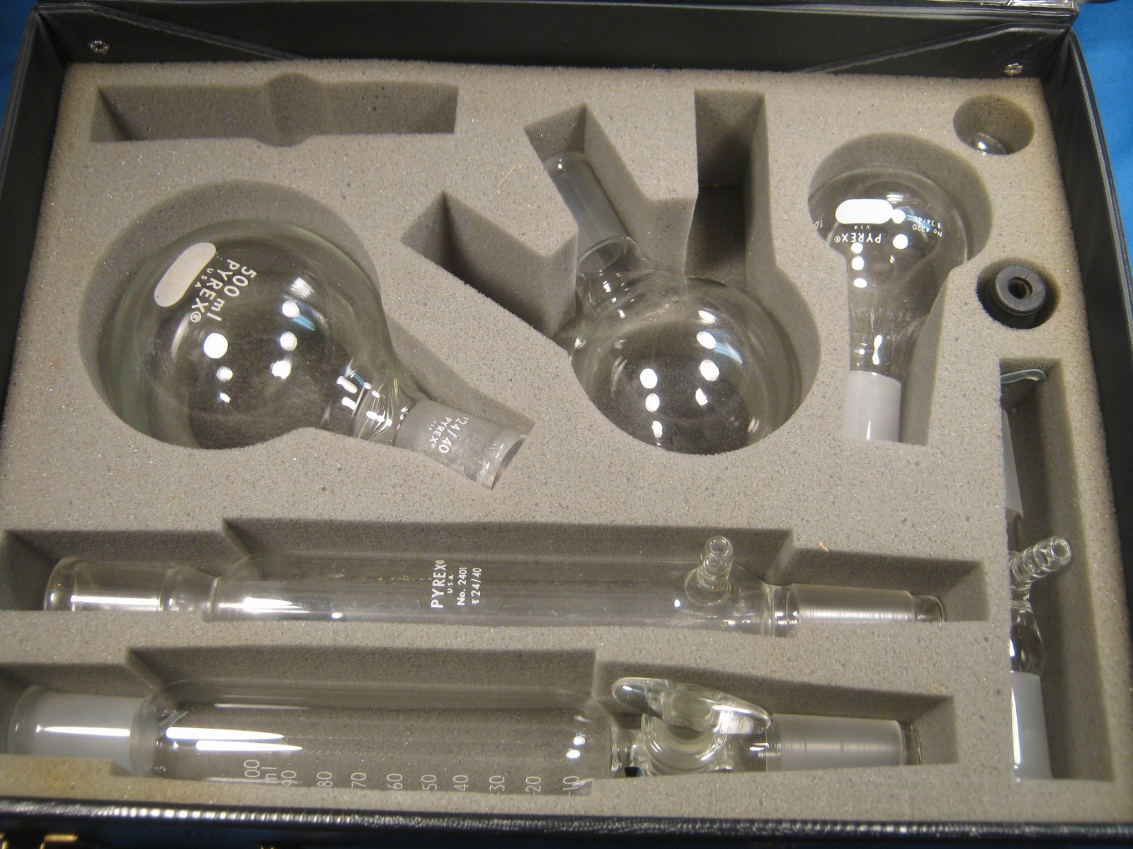 CORNING ORGANIC CHEMISTRY KIT MISSING ONE FREE SHIPPING B