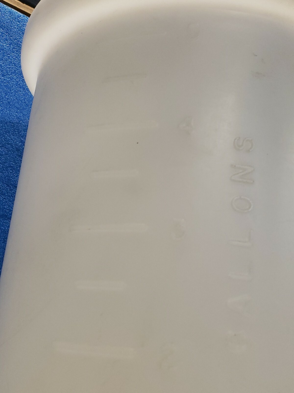 NORTON PERFORMANCE PLASTIC 11100-0005 5 GALLON 18 LITER CYLINDRICAL TANK HDPE
