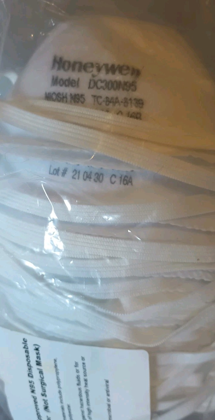 20 Masks Honeywell N95 DC300N95B & 1 Plastic Filters Face Mask NIOSH-2 Goggles
