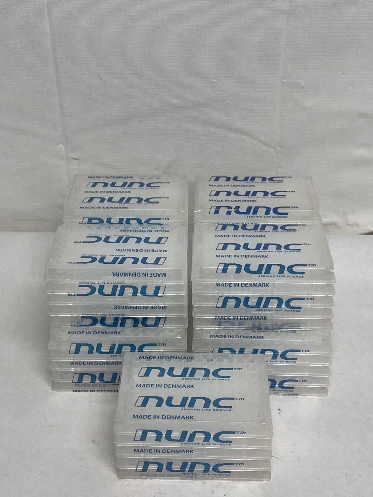 (5) Nunc 96-Well 300µL Non-Sterile V-Bottom Polypropylene Microplates, 442587