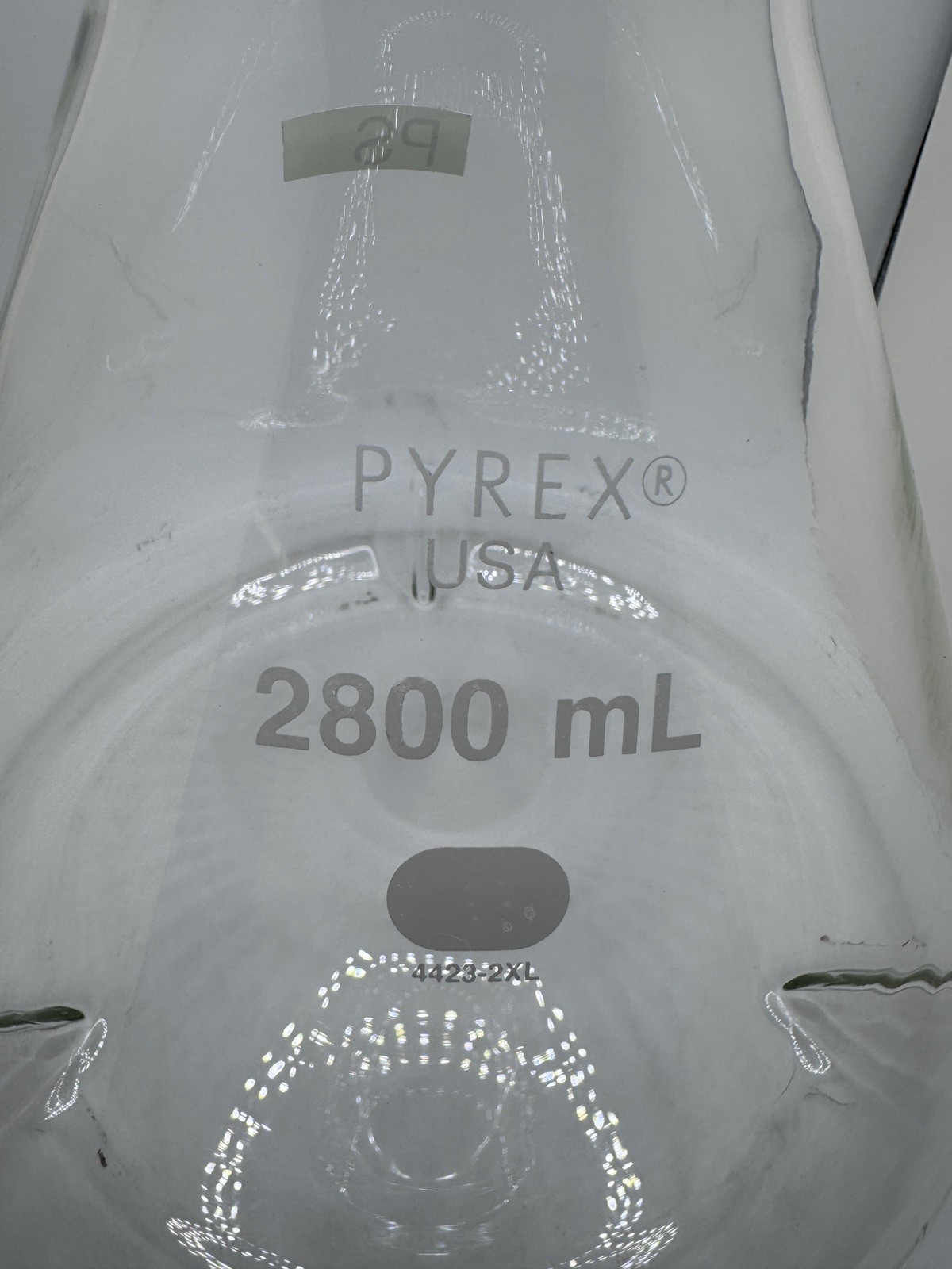 PYREX 2.8L Fernbach Style, Wide Mouth, Culture Flask, with baffles, 4423-2XL
