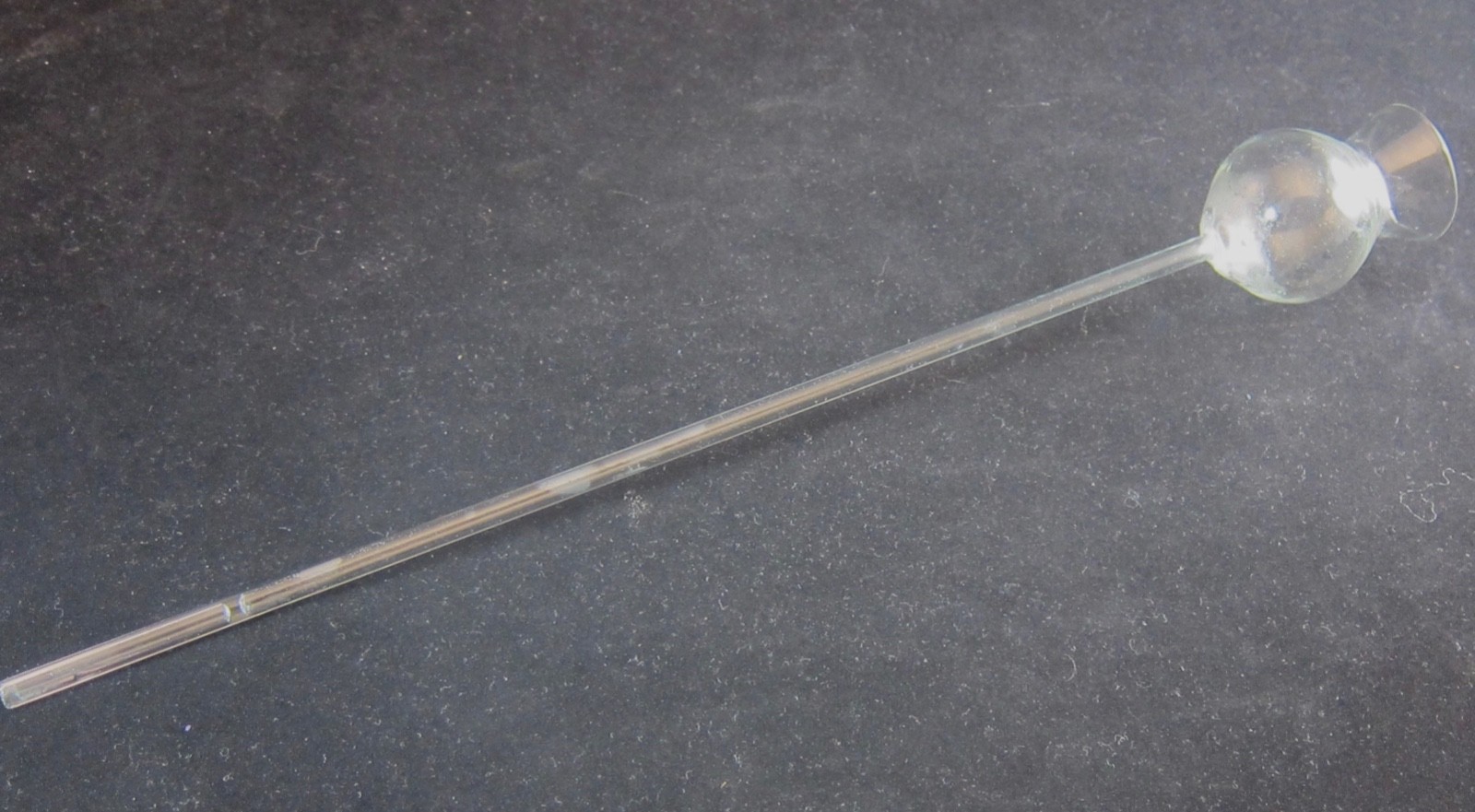 Thistle Tube. For Chemistry Lab. 14 1/2″ long. Mouth opening=1 3/8″.