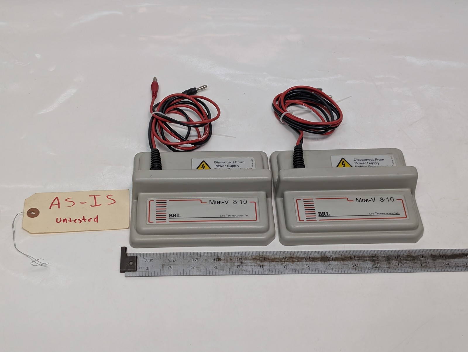 Lot of 2 BRL Mini-V 8:10 electrophoresis gel unit lids as shown