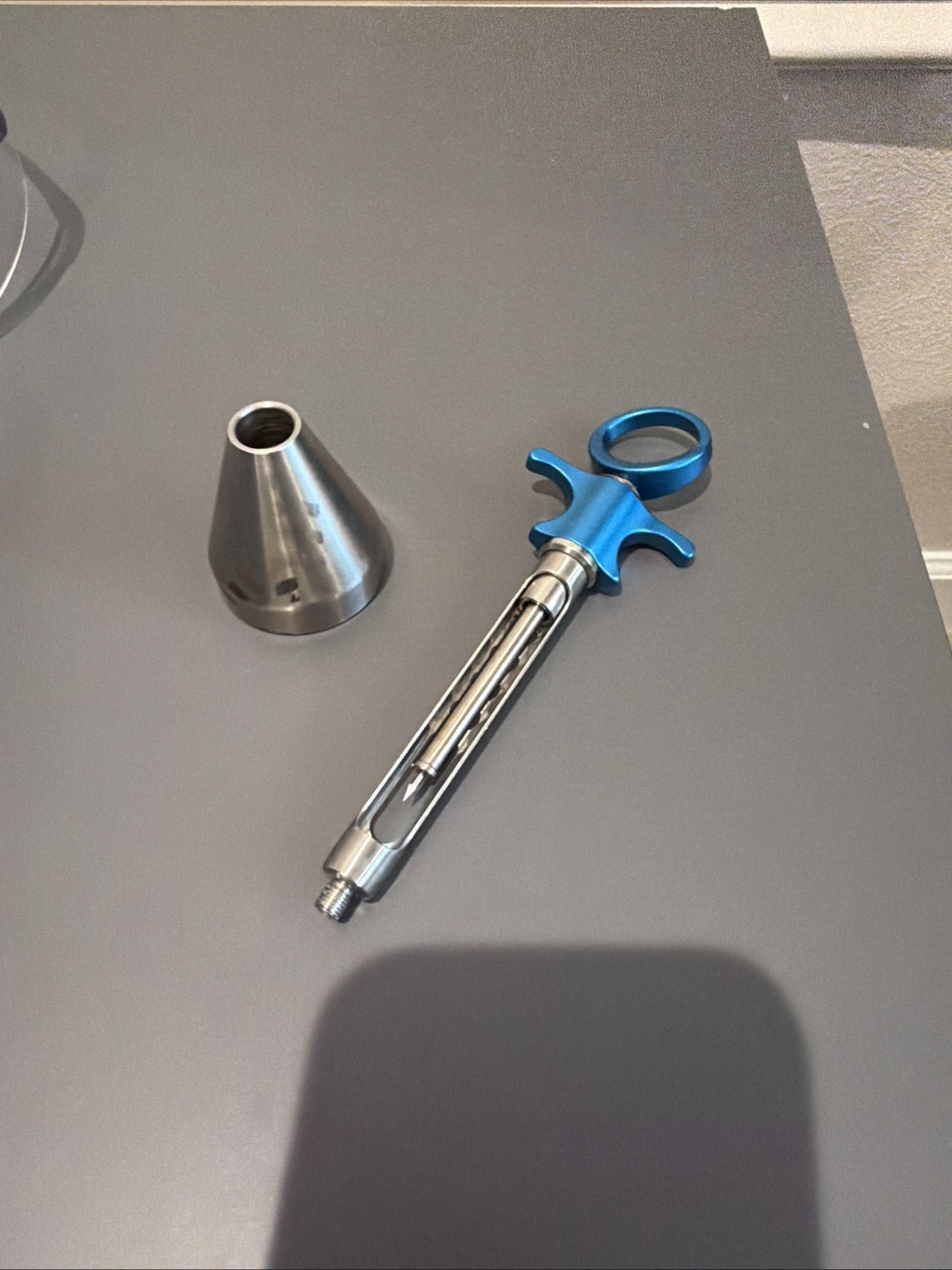 Septodont N2100 Aspirating Dental Syringe Petite Blue. (Used For Hygiene School)