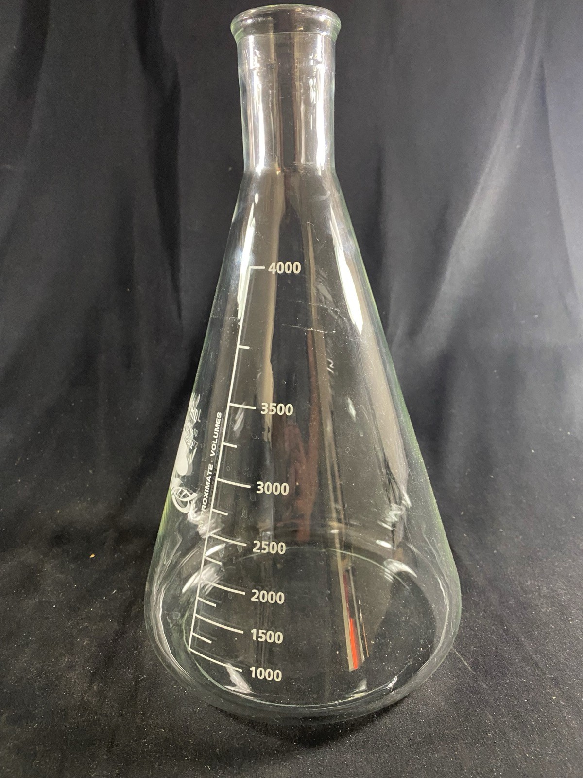 VWR 4000mL Heavy Wall Glass Graduated Erlenmeyer Flask Stopper #10 89000-372