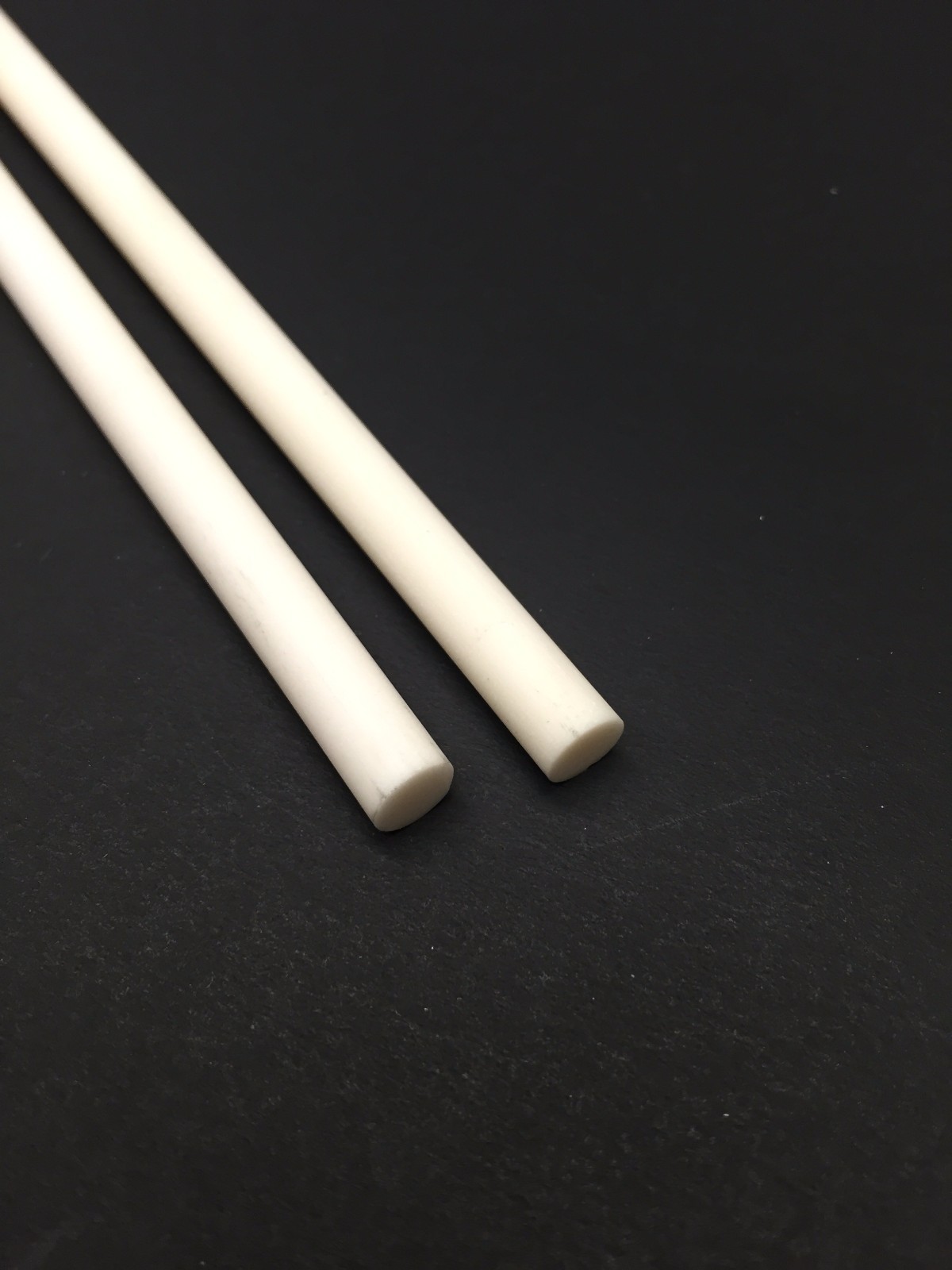 Alumina rod, Dia1/4″ (6.35mm)*L6″ (152.4mm), # AL-RD-N1/4-6 (a bundle of 5pcs)