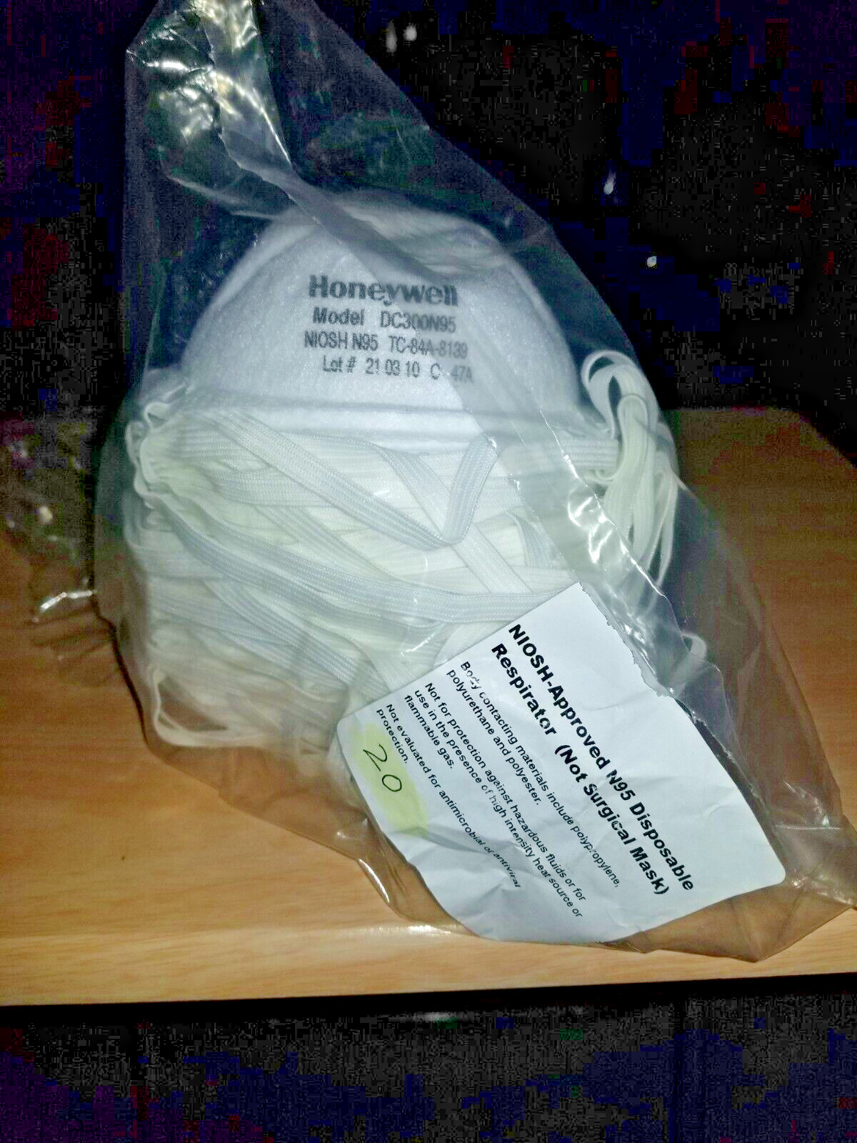 Honeywell NIOSH N95 Face Masks Pack of 20 Particulate Respirators DC300N95B NEW